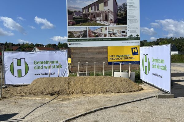 Spatenstich in Enzesfeld-Lindabrunn